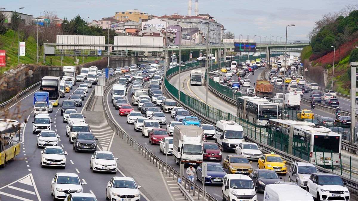 İstanbul’da trafik yoğunluğu yüzde 81’e ulaştı